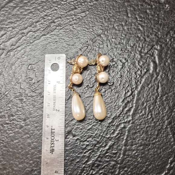 VTG Korean Faux Pearl Drop Earrings Gold Tone Pierced Bridal Dangles Regencycore - Picture 3 of 5